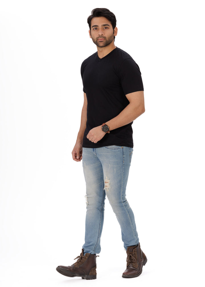 EverestWolf Black V-neck T-Shirt